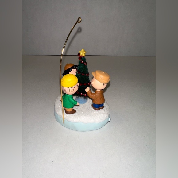 Charlie Brown ornament - Picture 3 of 6